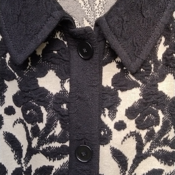 St. John made in USA Beautiful Sweater Jacket size 16 - Picture 3 of 11